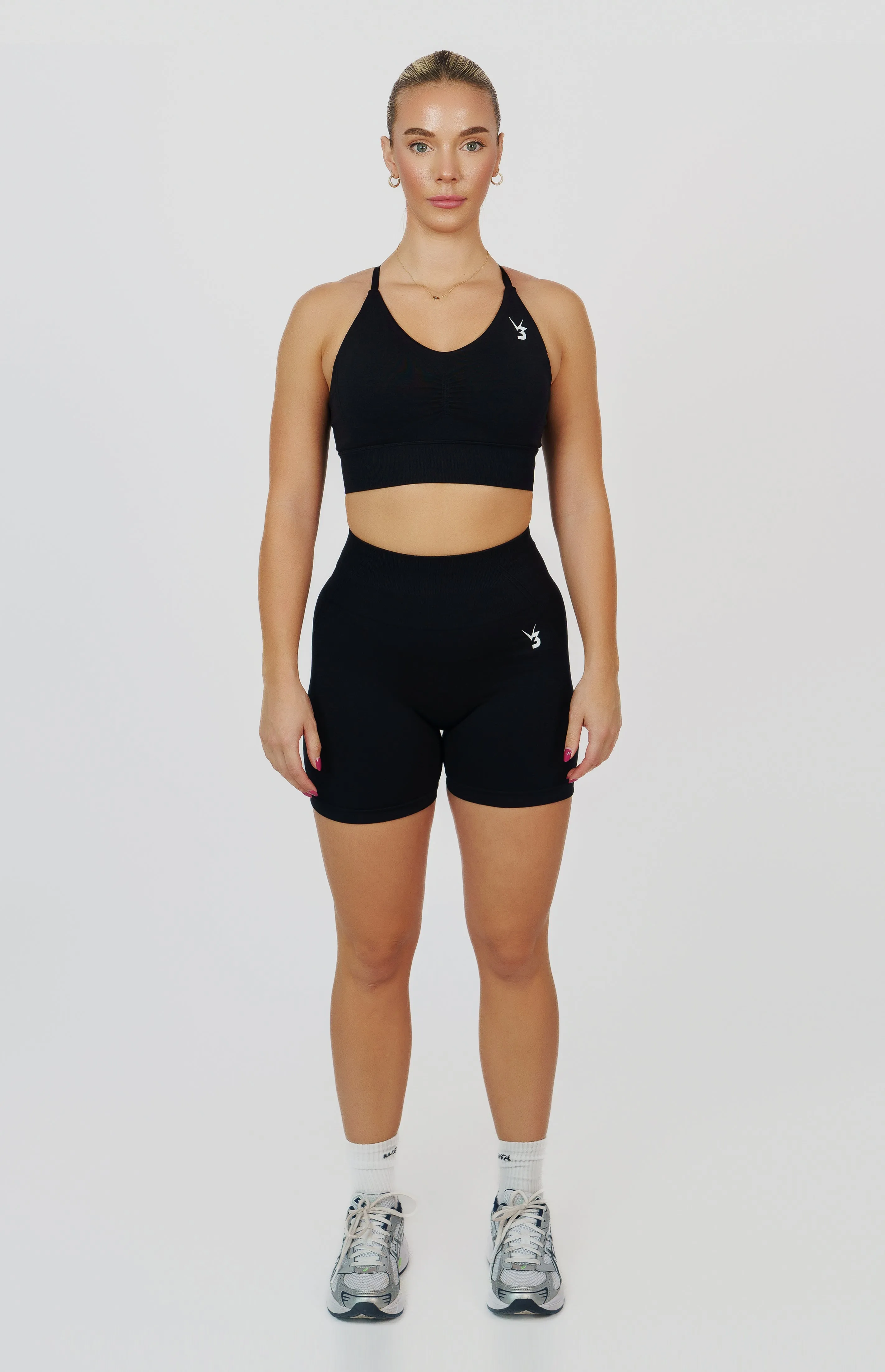 Tempo Seamless Scrunch Shorts & Multi-Way Sports Bra Set - Black